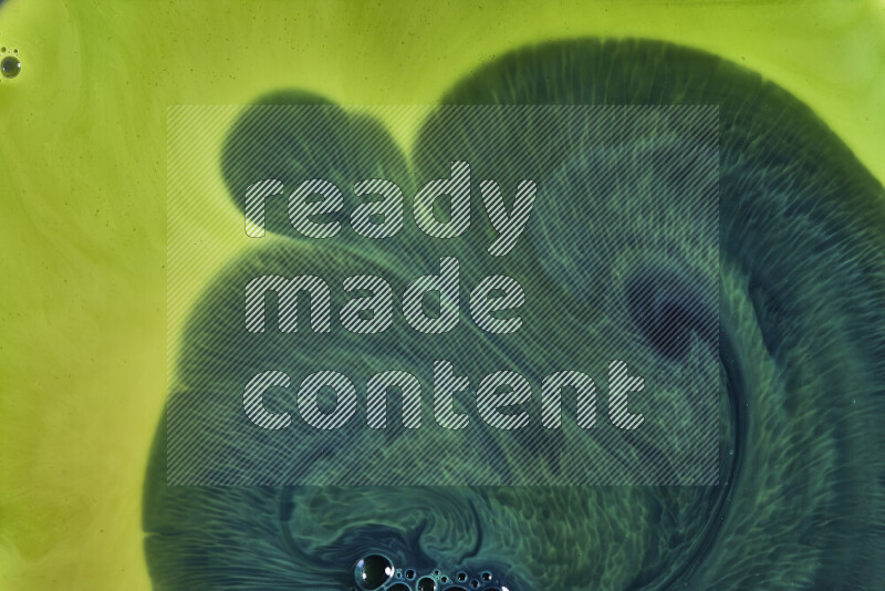 لقطة مقربة لأنماط دوامية بتدرجات اللون الأخضر