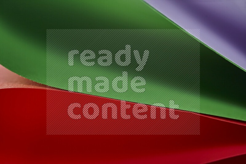 فن تجريدي يعرض المنحنيات المرتبة للأوراق الملونة