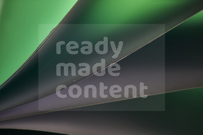 فن تجريدي يعرض منحنيات مع تدرجات الألوان الباردة مكونه بضوء ملون