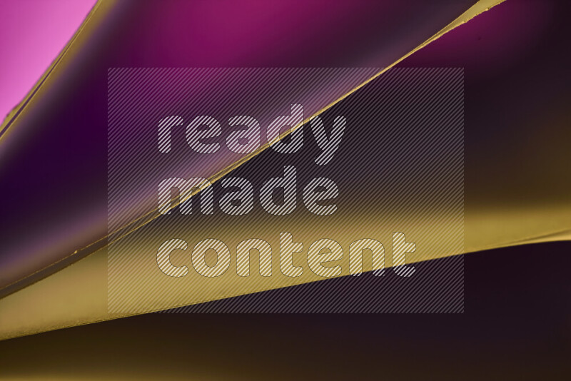 فن تجريدي يعرض منحنيات مع تدرجات الألوان الدافئة والباردة مكونه بضوء ملون