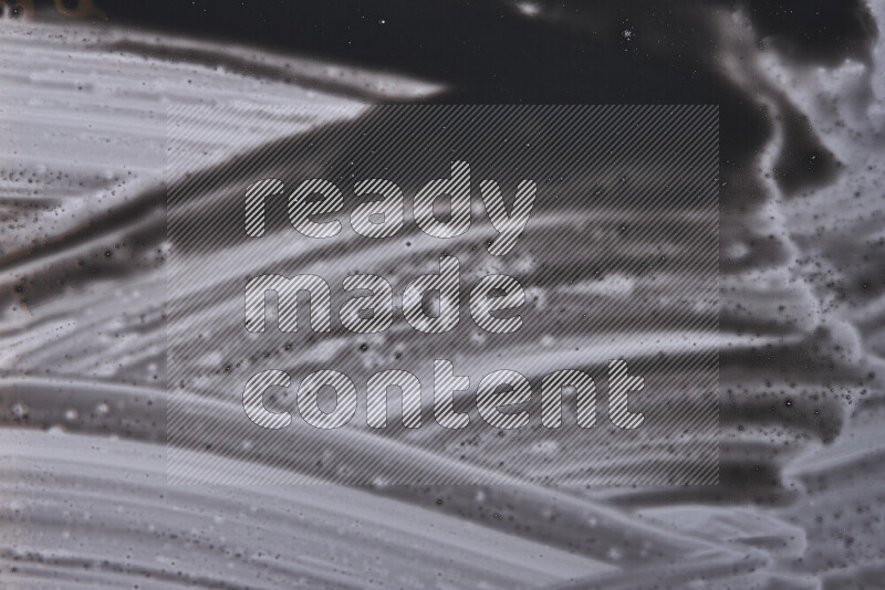 لقطات مقربة لأشكال مختلفة مرسومه باللون الأسود