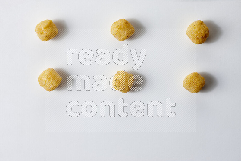 وجبات خفيفه علي خلفية بيضاء