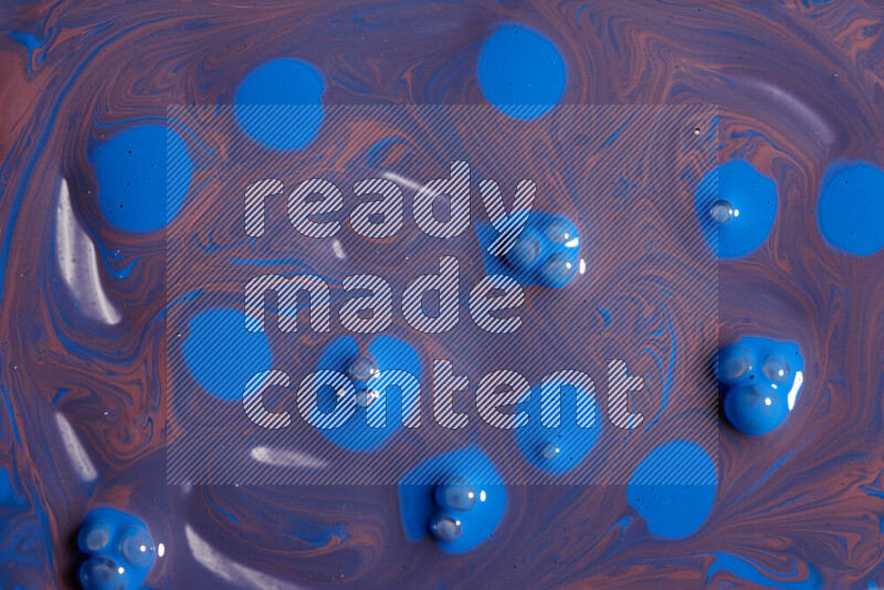 خلفية ملونة مع مزيج من ألوان الطلاء الأرجواني والأزرق