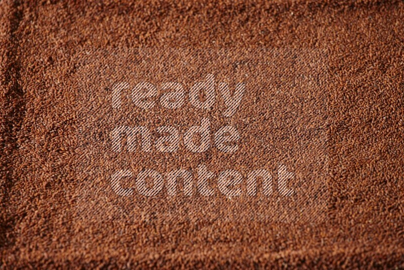 بذور حب الرشاد تملأ الخلفية على أرضية سوداء