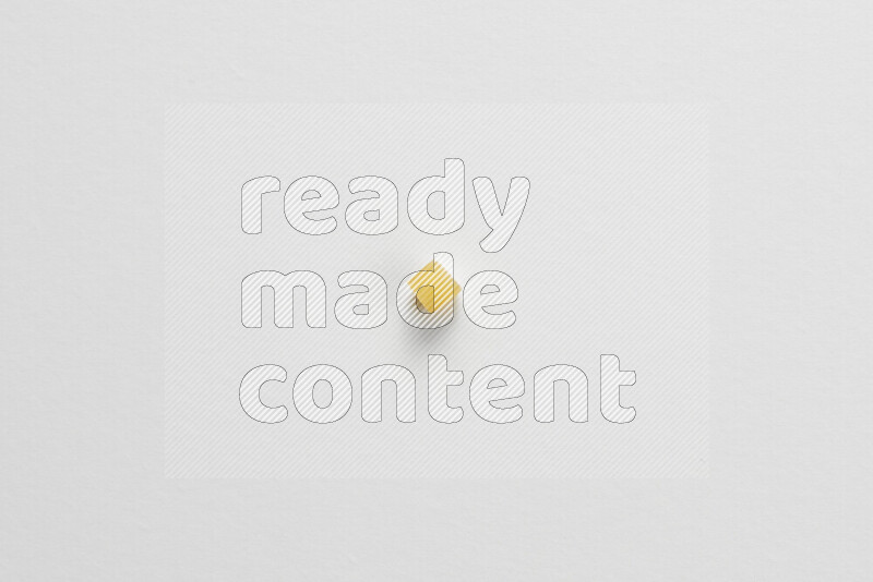 معكرونة مرمرية علي خلفية بيضاء