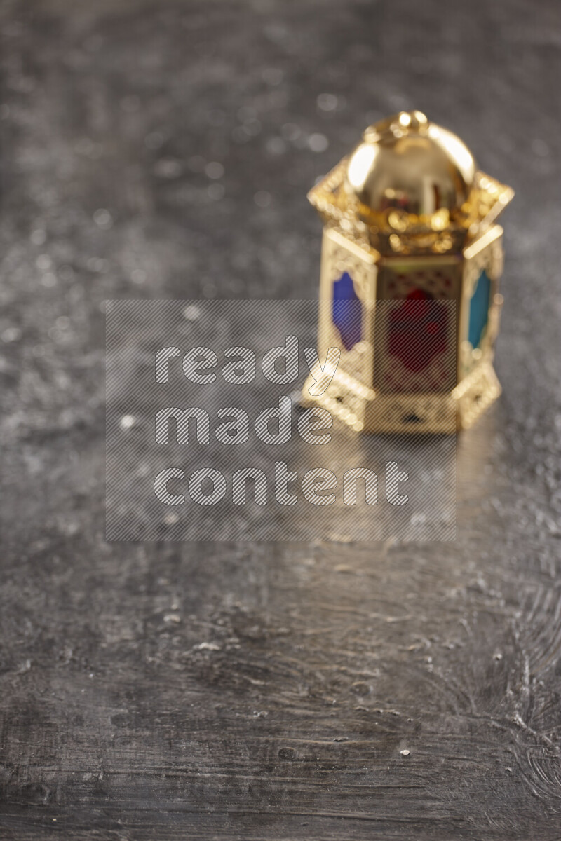 فانوس موضوع علي خلفية سوداء