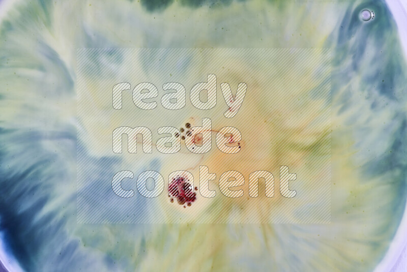 لقطة مقربة لأنماط دوامية باللون الأخضر والأزرق والأحمر